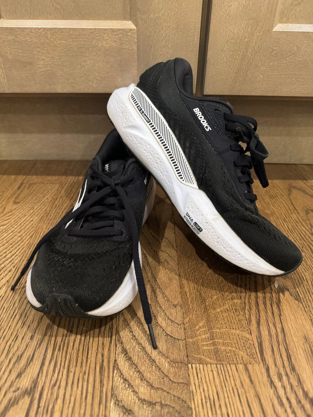 Brooks Adrenaline GTS 24 Running Shoes Black White US 7.5 Athleisure Gorpcore